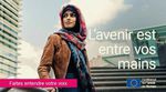 Une jeune femme voilée sur une affiche de la Conférence sur l’avenir de l’Europe sous l’autorité de la Présidence française du Conseil de l’UE (MàJ : Une polémique franco-française “raciste” pour la chaîne qatari Al Jazeera)