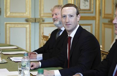 Quand le pouvoir de la data supplante celui du peuple: la démocratie, vassale de la datacratie