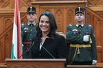 Hongrie : Katalin Novak, une proche de Viktor Orban, première femme présidente hongroise